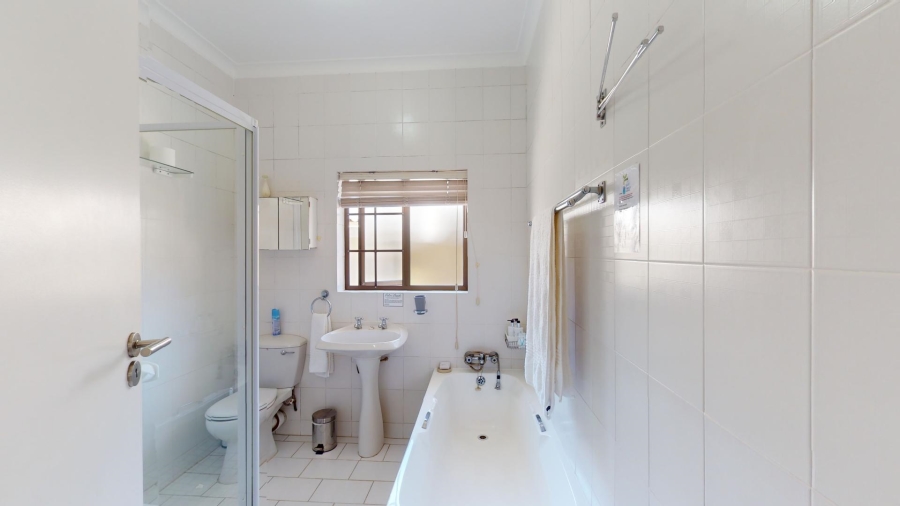 10 Bedroom Property for Sale in Summerstrand Eastern Cape